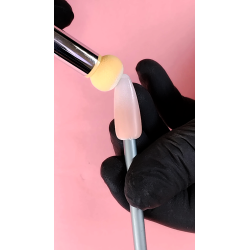 Nails Brush Builder Intensive White